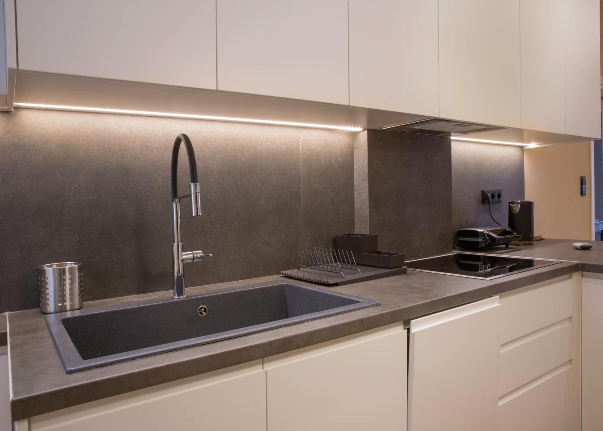 Urban Spacious Apartment Near Kallimarmaron Афіни Екстер'єр фото